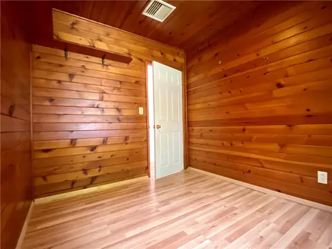 Bedroom - 74 Pell Ave, Warwick, RI 02888 photo 3 of 4