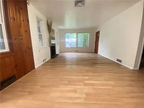 Living - 74 Pell Ave, Warwick, RI 02888 photo 2 of 2
