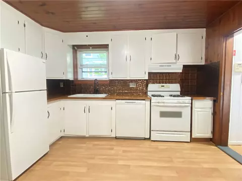 Kitchen - 74 Pell Ave, Warwick, RI 02888 photo 1 of 1