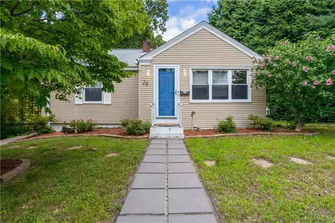 26 Wells St, West Warwick, RI 02893