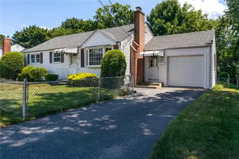 131 Minerva Ave, Cumberland, RI 02864