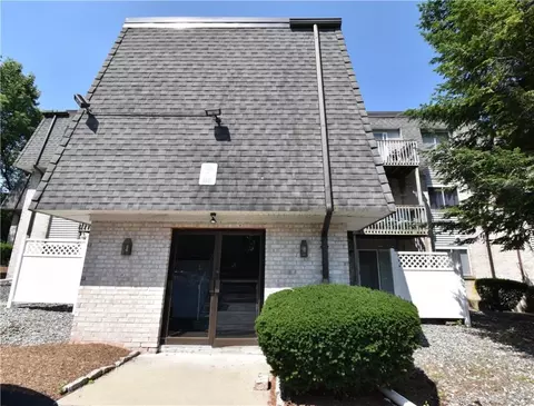 1560 Douglas Ave #F72, North Providence, RI 02904