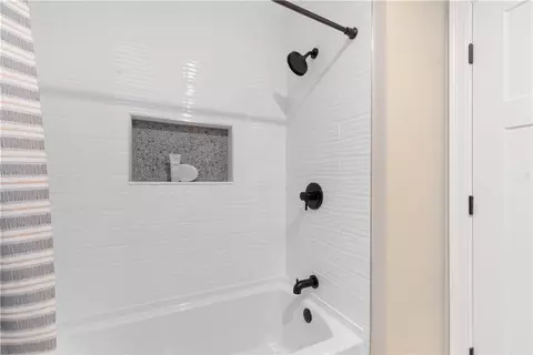 Bath - 83 Irving Rd, Warwick, RI 02888 photo 2 of 4