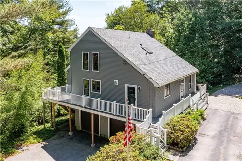 8 Ruffstone Rd, Smithfield, RI 02828