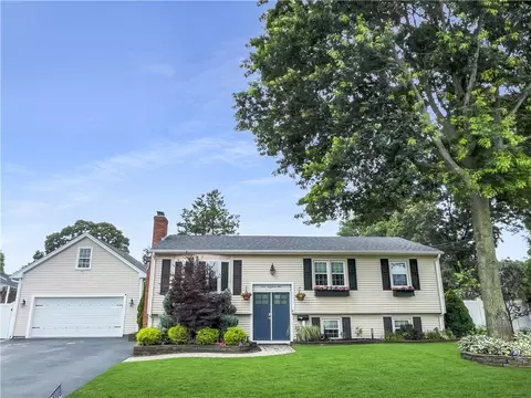 Exterior - 331 Asylum Rd, Warwick, RI 02886 photo 2 of 12