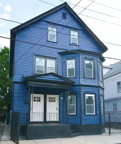 135 Superior St, Providence, RI 02909