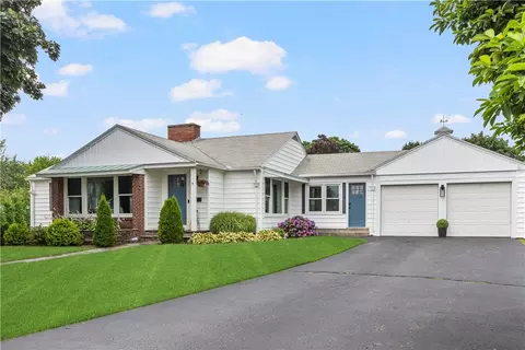 9 Poppy Cir, Cranston, RI 02920
