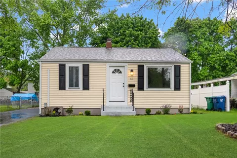 51 Easton Ave, Warwick, RI 02888