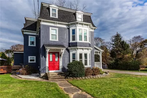 357 N Main St, North Smithfield, RI 02896