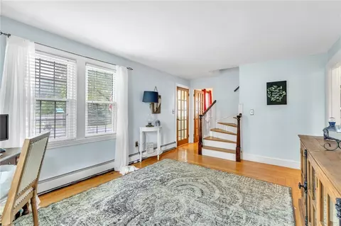 Entry Way - 105 Nolbeth Dr, Warwick, RI 02888 photo 4 of 5