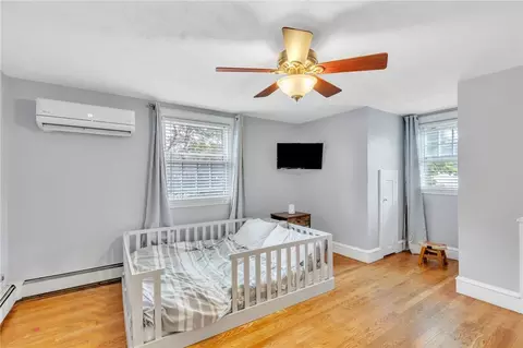 Bedroom - 105 Nolbeth Dr, Warwick, RI 02888 photo 3 of 3