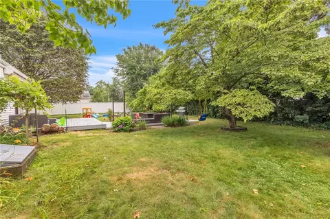 Exterior - 105 Nolbeth Dr, Warwick, RI 02888 photo 7 of 8