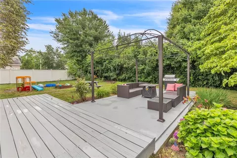 Exterior - 105 Nolbeth Dr, Warwick, RI 02888 photo 8 of 8