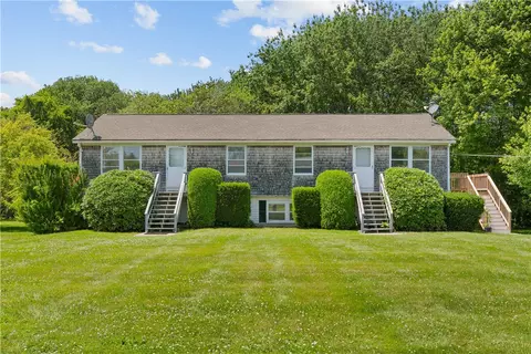 30 Prince Henry Ave, Portsmouth, RI 02871