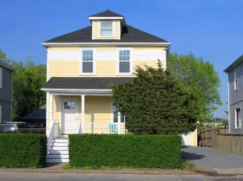 191 Third St, Newport, RI 02840