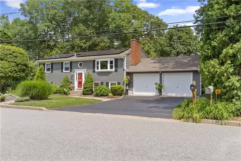 113 Surrey Ln, West Warwick, RI 02893