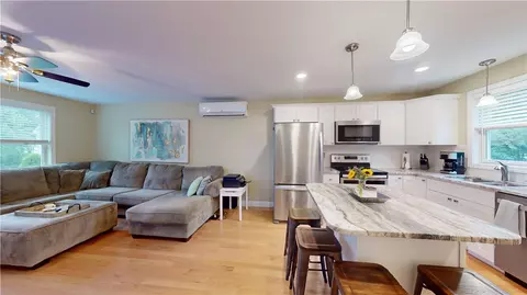 36 King St #1, Warwick, RI 02886