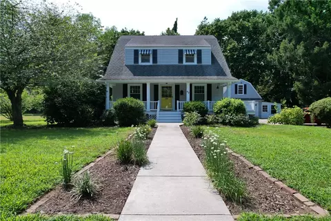 42 Upper College Rd, South Kingstown, RI 02881