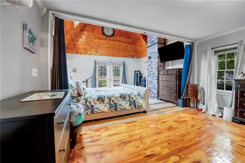 Bedroom - 169 Roberta Ave, Woonsocket, RI 02895 photo 5 of 8