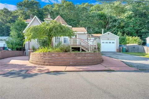 169 Roberta Ave, Woonsocket, RI 02895