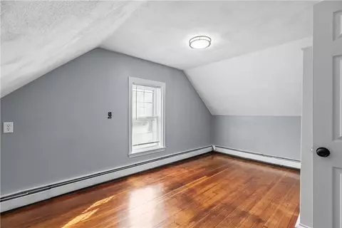 Bedroom - 786 Sandy Ln, Warwick, RI 02889 photo 9 of 11