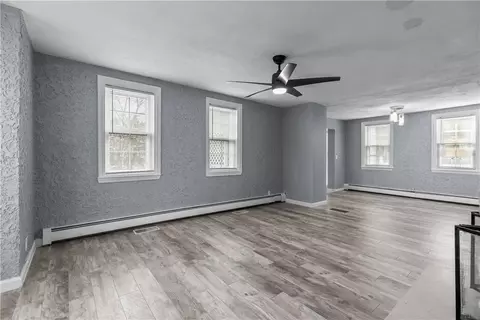 Living - 786 Sandy Ln, Warwick, RI 02889 photo 1 of 7
