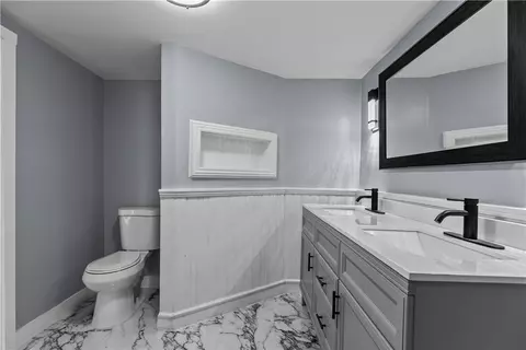Bath - 786 Sandy Ln, Warwick, RI 02889 photo 6 of 6