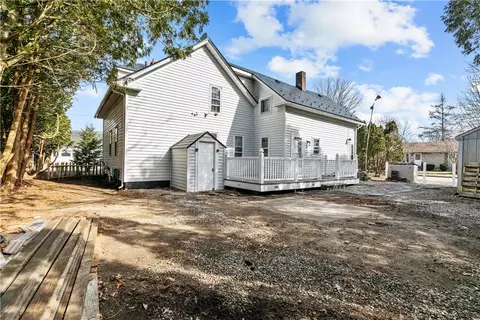 Exterior - 786 Sandy Ln, Warwick, RI 02889 photo 4 of 9