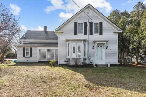 Exterior - 786 Sandy Ln, Warwick, RI 02889 photo 2 of 9