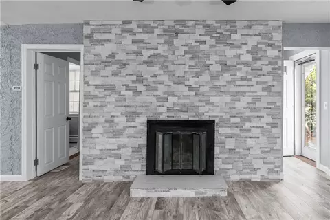 Living - 786 Sandy Ln, Warwick, RI 02889 photo 7 of 7