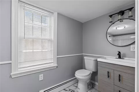 Bath - 786 Sandy Ln, Warwick, RI 02889 photo 2 of 6