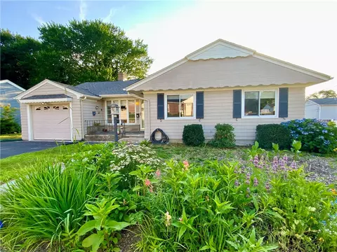 54 Oakwood Ave, Providence, RI 02909