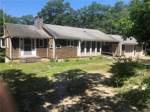 1696 Ministerial Rd, South Kingstown, RI 02879