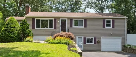 43 Evergreen Rd, North Kingstown, RI 02852