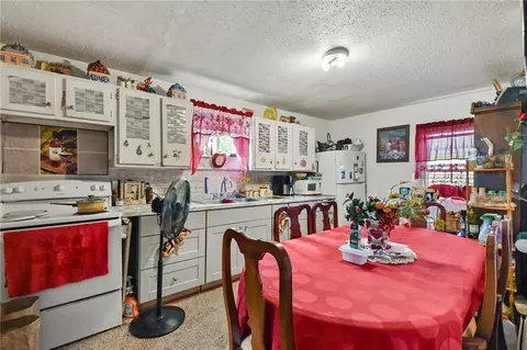 143 Dulude Ave, Woonsocket, RI 02895 photo 4