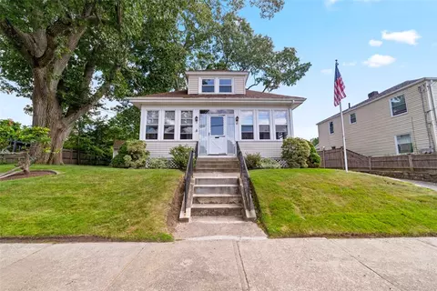 10 Waterman Ave, Cranston, RI 02910