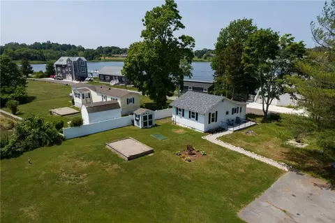74 Lawrence Ct, Tiverton, RI 02878