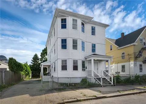 21 Locust St, Pawtucket, RI 02860