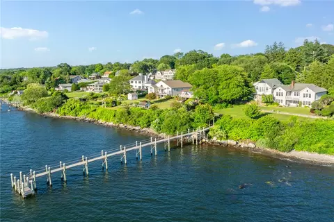 205 Seaside Dr, Jamestown, RI 02835
