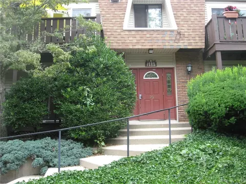 25 School St #2-S, Westerly, RI 02891
