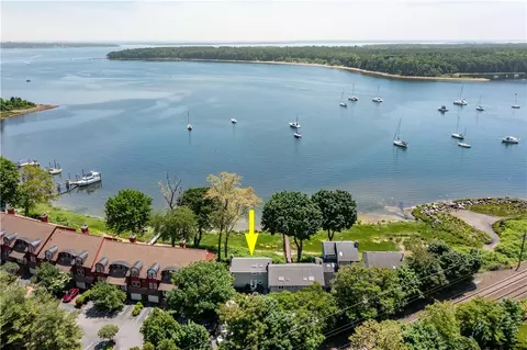 60 Oak Grove St #1, East Greenwich, RI 02818