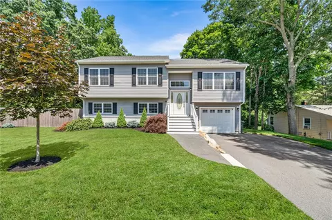 58 Taft St, Coventry, RI 02816