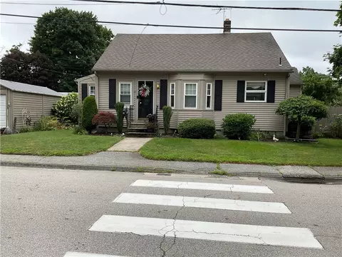 14 Fruit St, Cranston, RI 02920