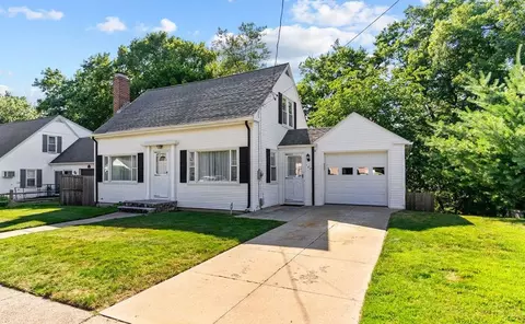 107 White Pkwy, North Smithfield, RI 02896