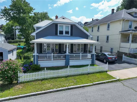194 Ward St, Woonsocket, RI 02895 photo 2