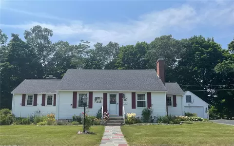 21 Tilton St, West Warwick, RI 02893