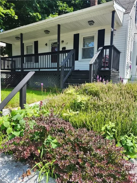17 6th Ave, Woonsocket, RI 02895