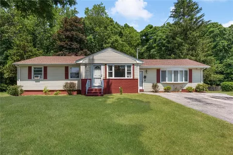 105 Woodcrest Rd, Warwick, RI 02889