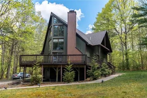 260 Old Oxford Rd, North Smithfield, RI 02896