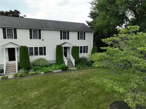 6 Legris Commons Ln #6, West Warwick, RI 02893
